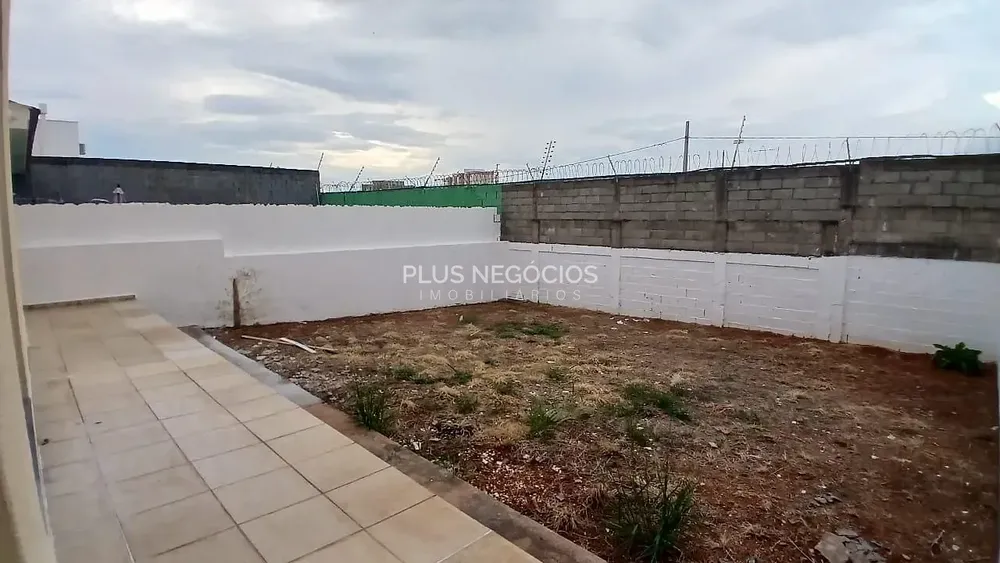 Casa, 4 quartos, 228 m² - Foto 1