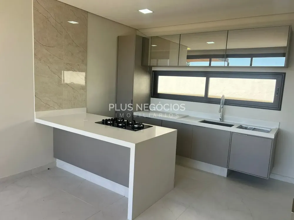 Casa, 3 quartos, 194 m² - Foto 2