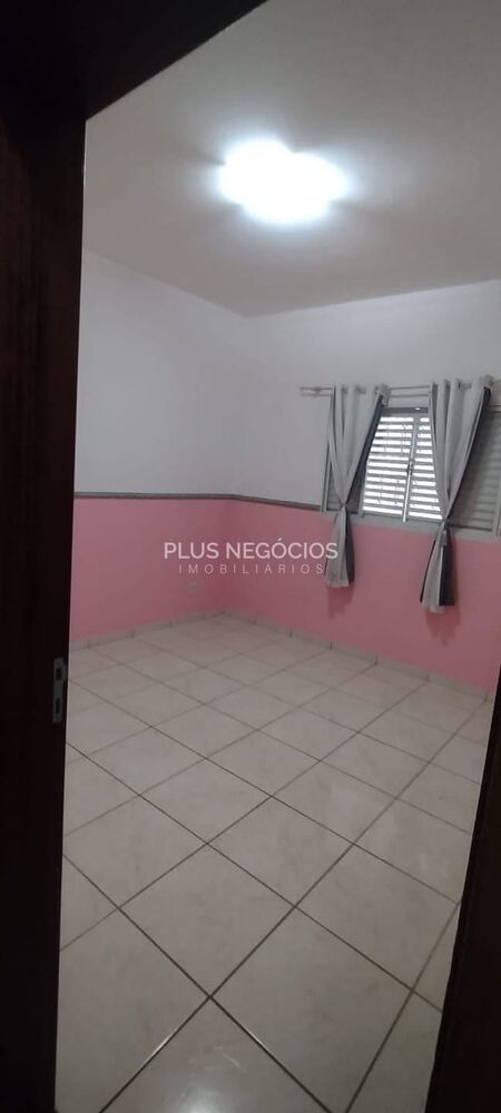 Casa à venda com 3 quartos, 168m² - Foto 4