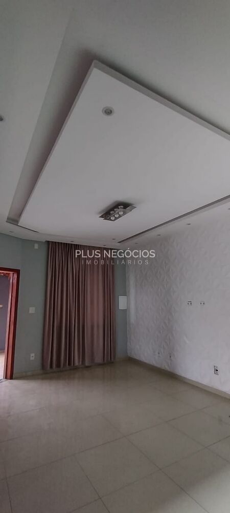 Casa à venda com 3 quartos, 168m² - Foto 1