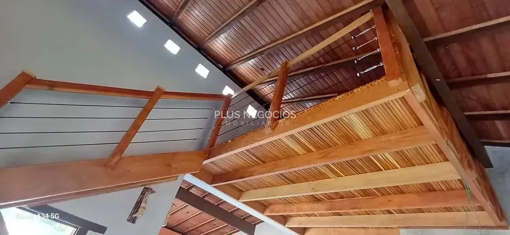 Casa, 3 quartos, 242 m² - Foto 1
