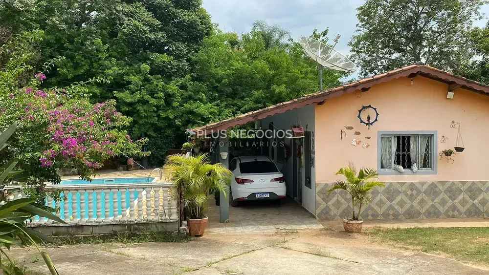 Chácara, 3 quartos, 2500 m² - Foto 1