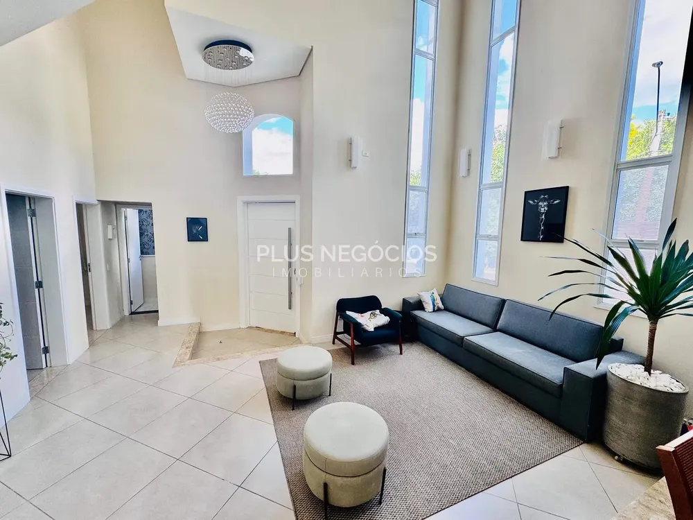 Casa, 4 quartos, 266 m² - Foto 1