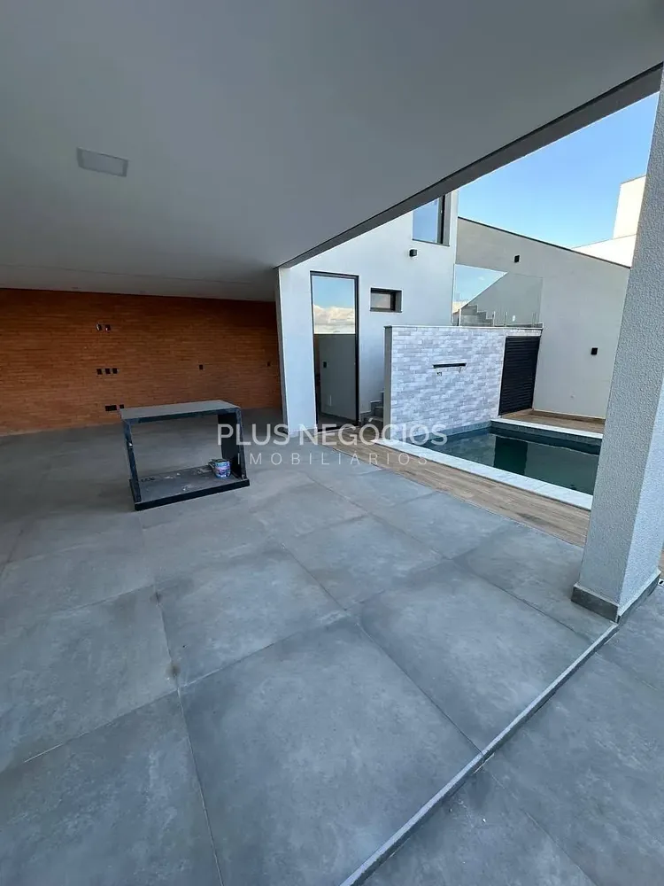 Casa, 3 quartos, 235 m² - Foto 1