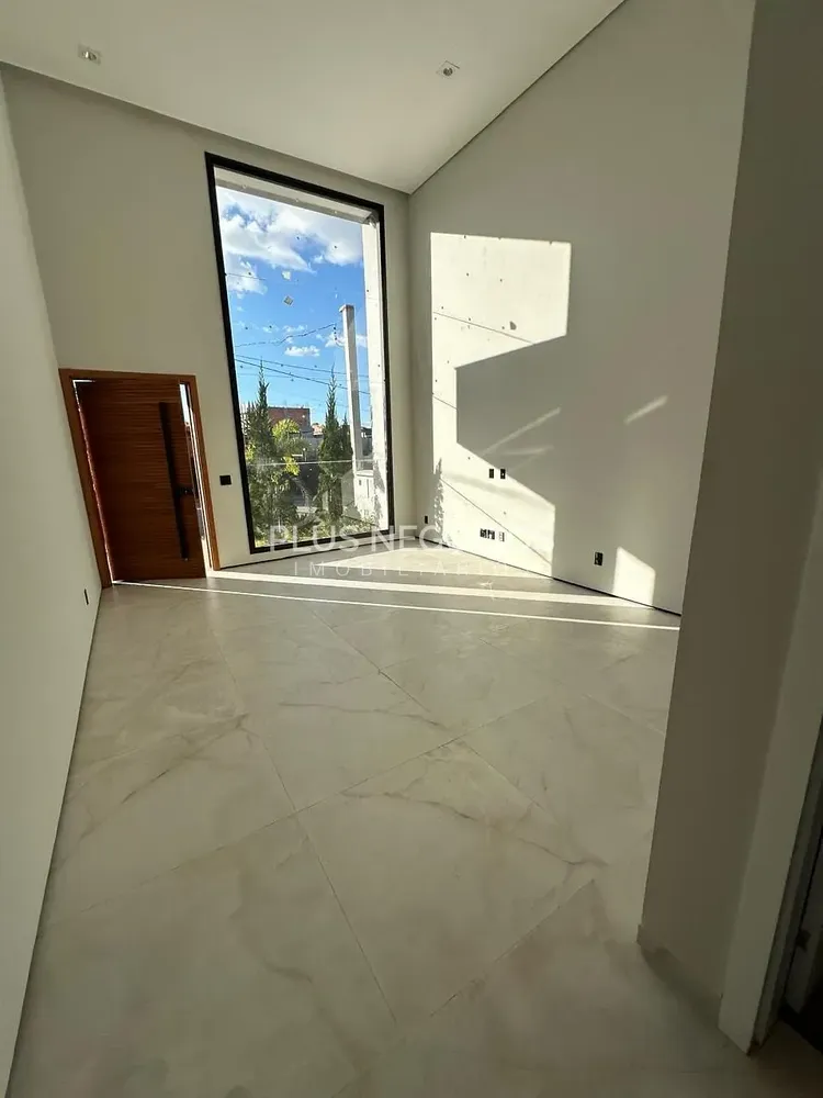 Casa, 3 quartos, 235 m² - Foto 1