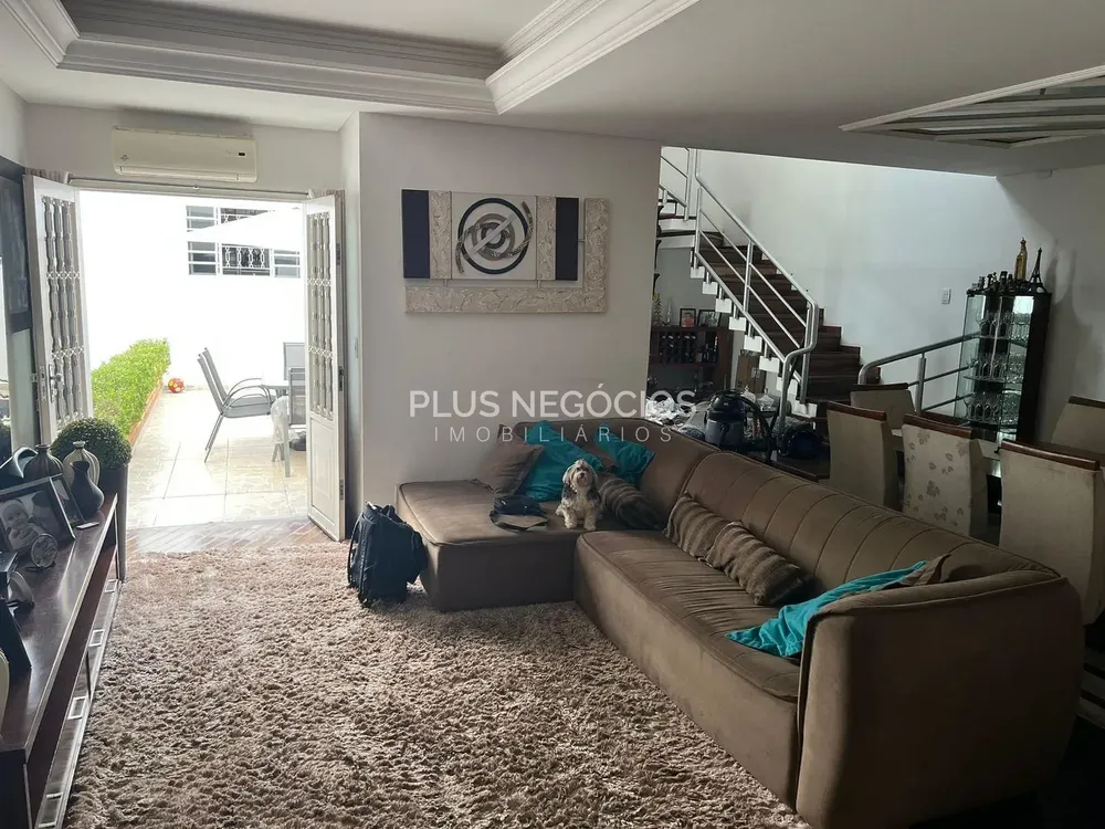 Casa, 3 quartos, 245 m² - Foto 11
