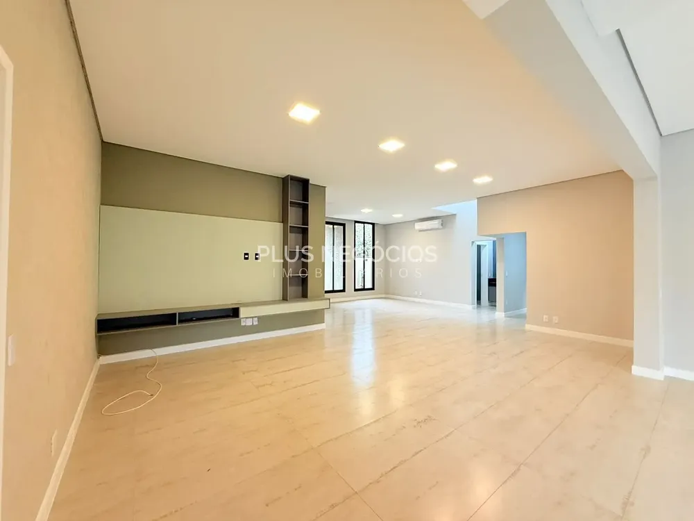 Casa, 3 quartos, 250 m² - Foto 2