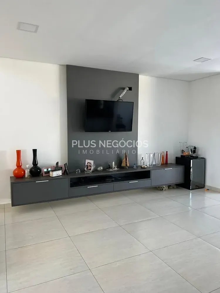 Casa, 4 quartos, 304 m² - Foto 1