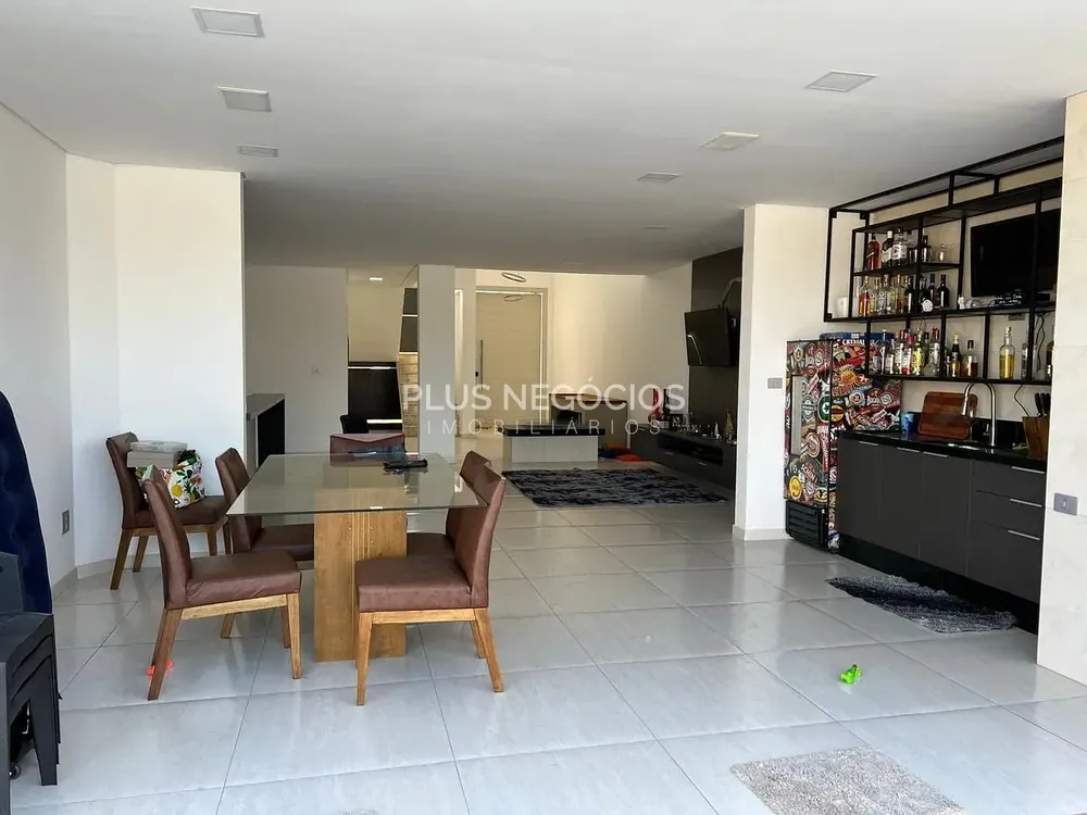 Casa, 4 quartos, 304 m² - Foto 2