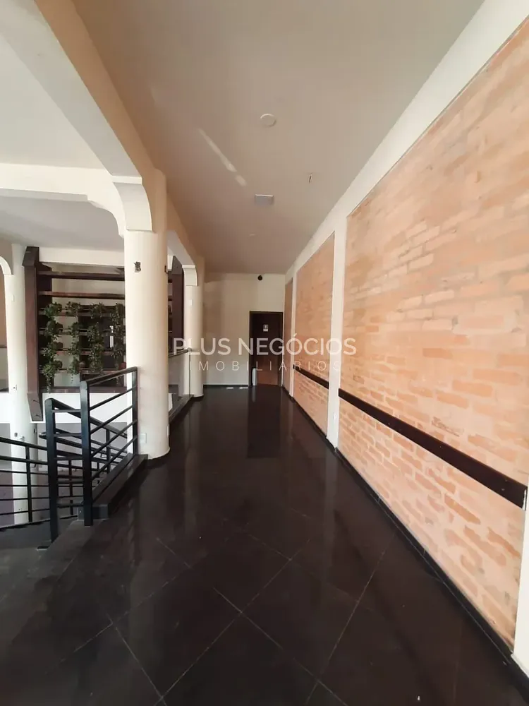Casa, 1 quarto, 377 m² - Foto 1