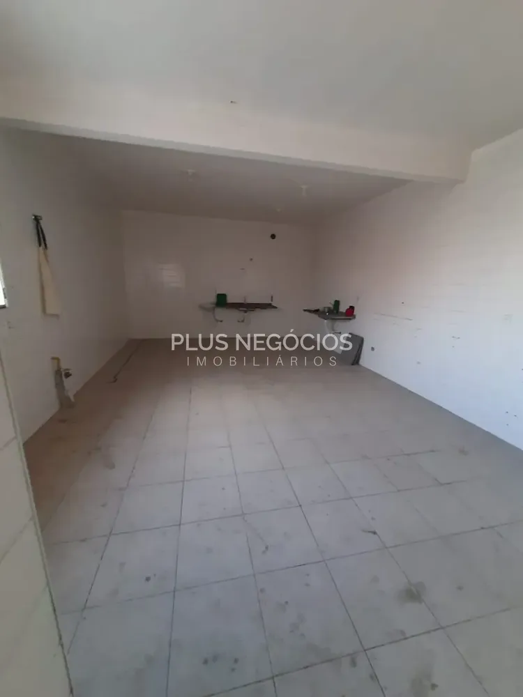 Casa, 1 quarto, 377 m² - Foto 2