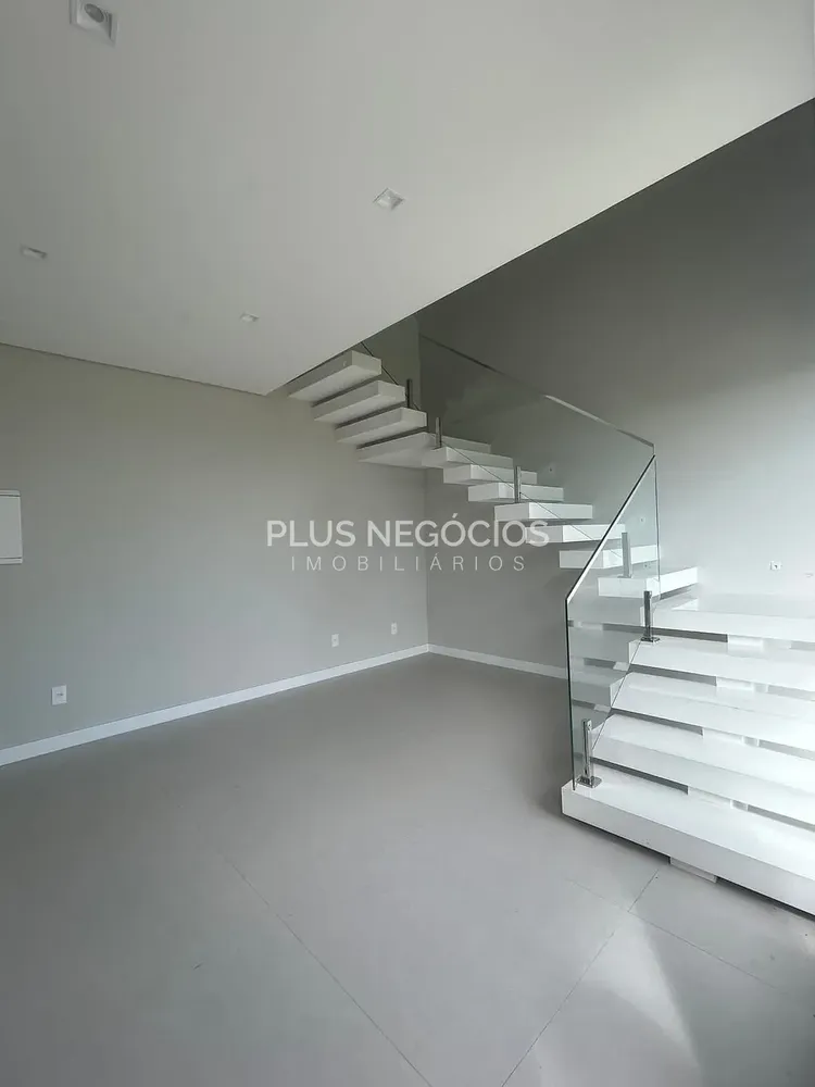 Casa, 3 quartos, 294 m² - Foto 1