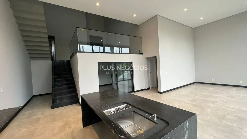 Casa, 3 quartos, 303 m² - Foto 1
