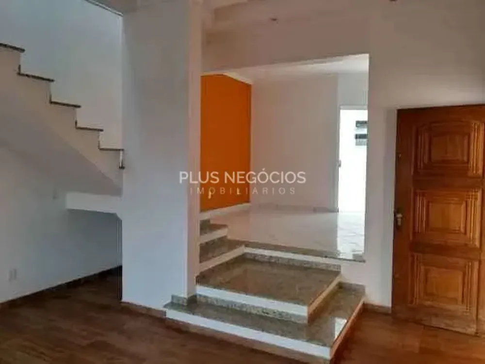 Casa, 4 quartos, 260 m² - Foto 2