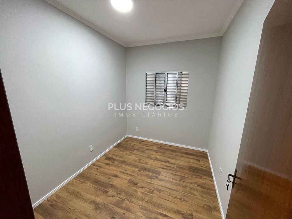 Casa à venda com 3 quartos, 128m² - Foto 2
