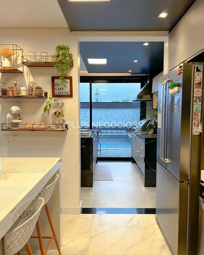 Casa, 3 quartos, 235 m² - Foto 1