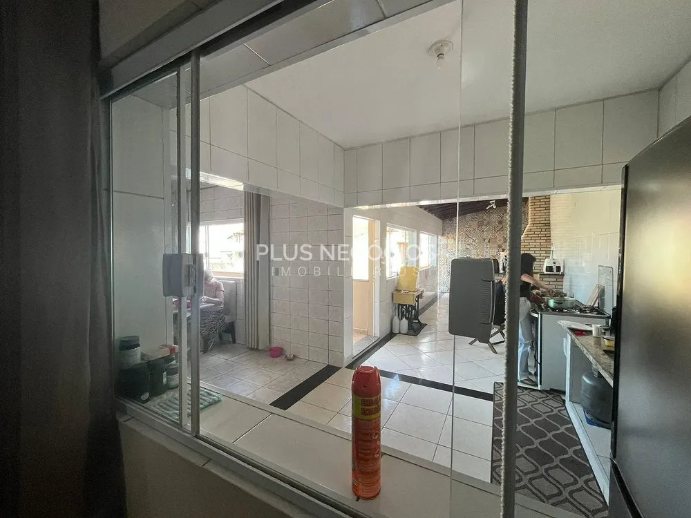 Casa, 4 quartos, 240 m² - Foto 2