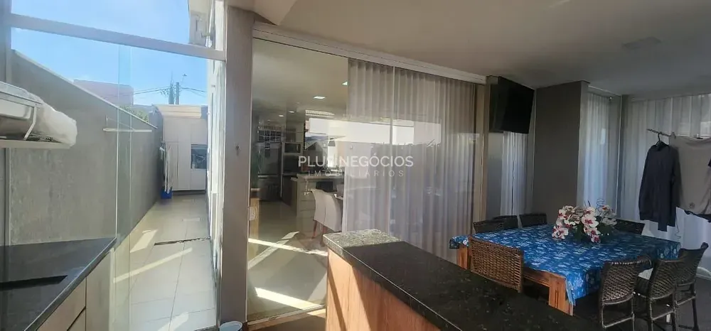 Casa, 3 quartos, 250 m² - Foto 2