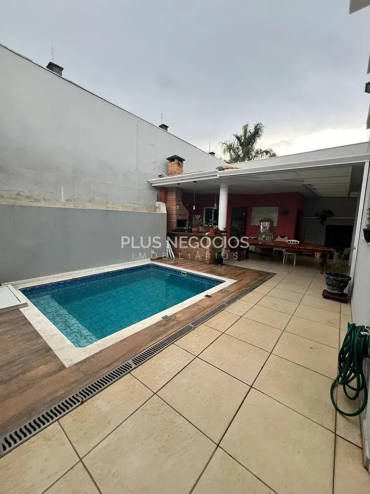 Casa, 3 quartos, 300 m² - Foto 1