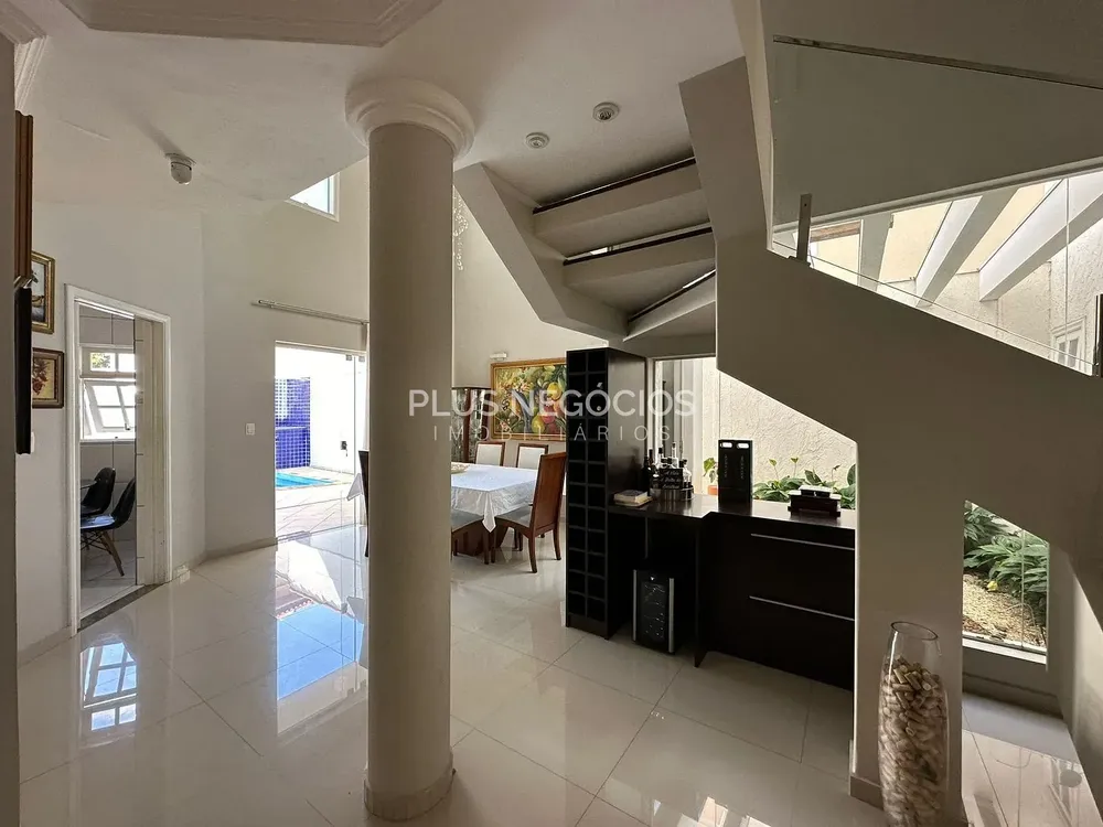Sobrado, 3 quartos, 223 m² - Foto 2