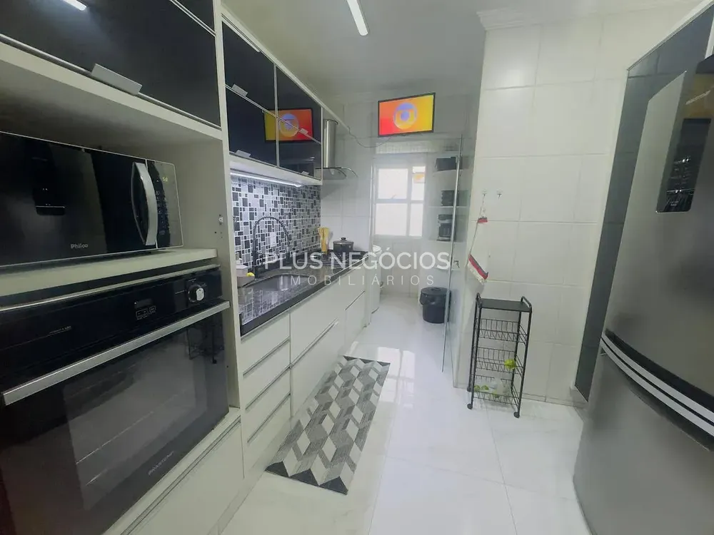Cobertura, 3 quartos, 196 m² - Foto 2