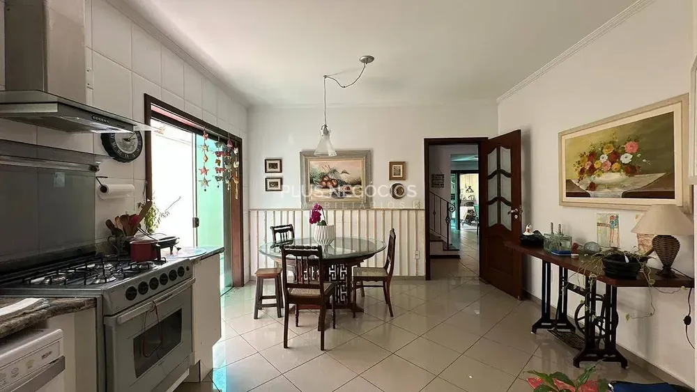 Casa, 4 quartos, 359 m² - Foto 2