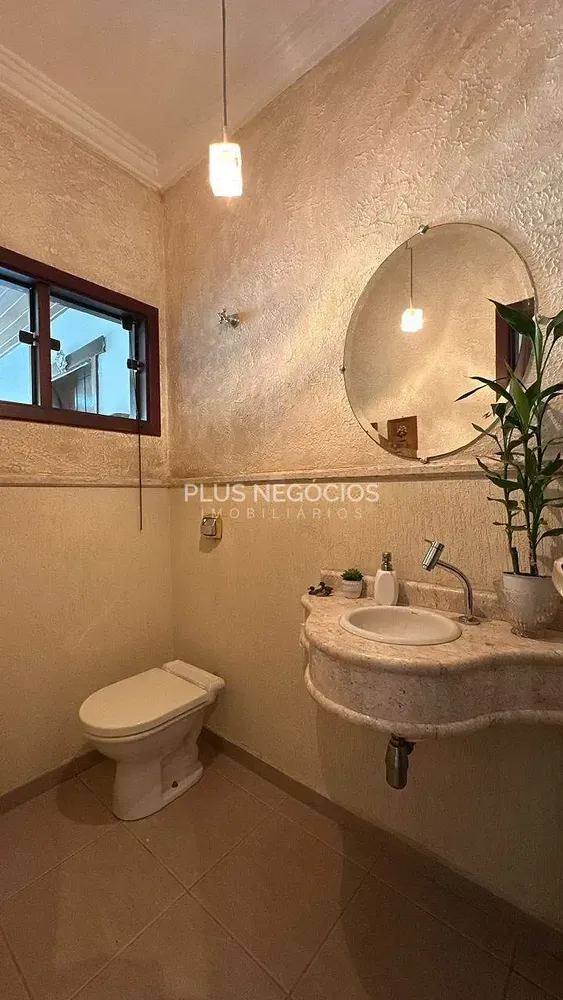 Casa, 4 quartos, 359 m² - Foto 1