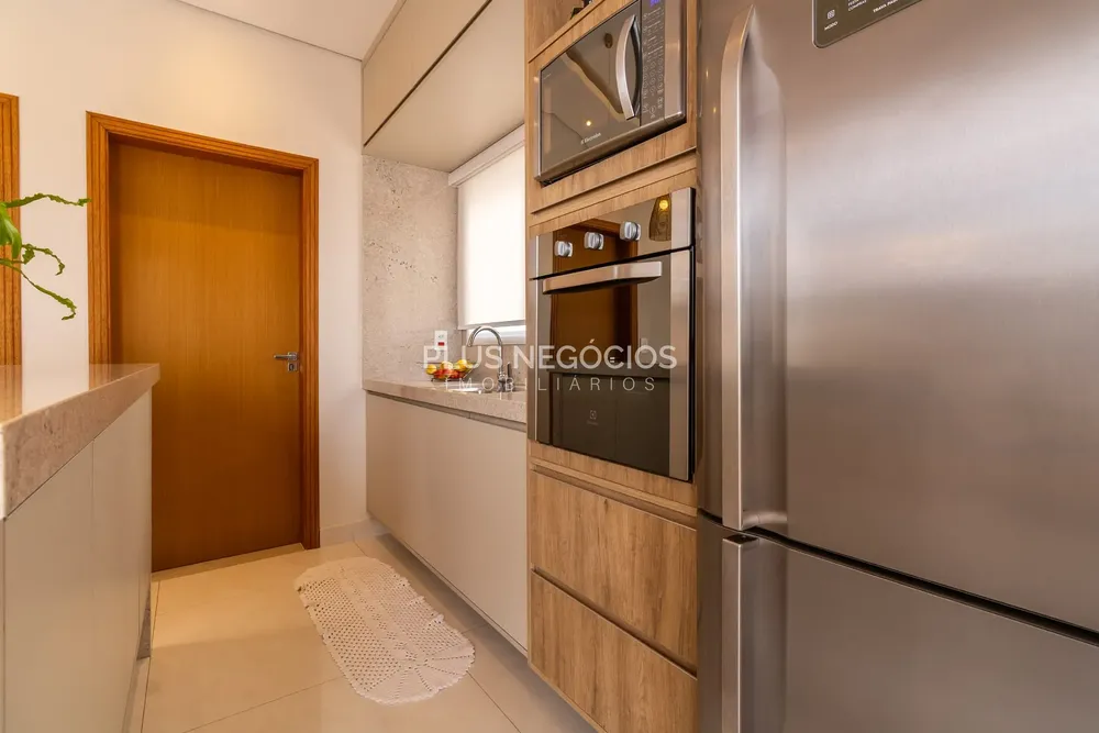 Casa, 4 quartos, 247 m² - Foto 1