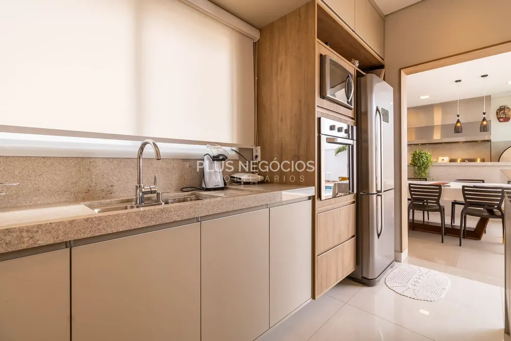 Casa, 4 quartos, 247 m² - Foto 2
