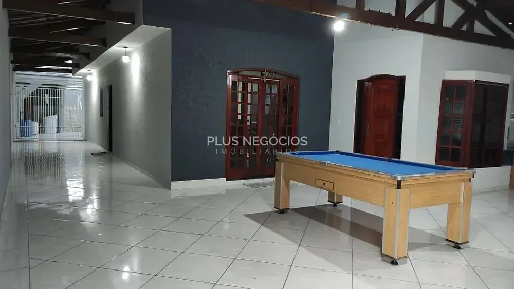 Casa, 3 quartos, 211 m² - Foto 2