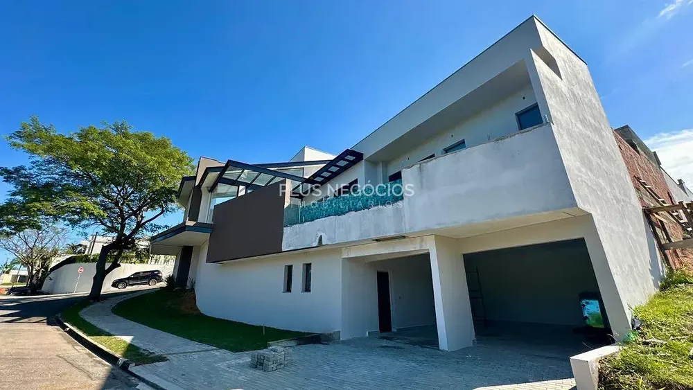 Casa, 3 quartos, 253 m² - Foto 1