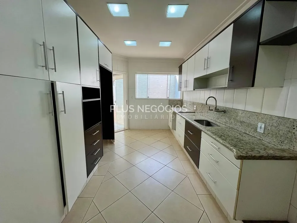 Casa, 3 quartos, 291 m² - Foto 4