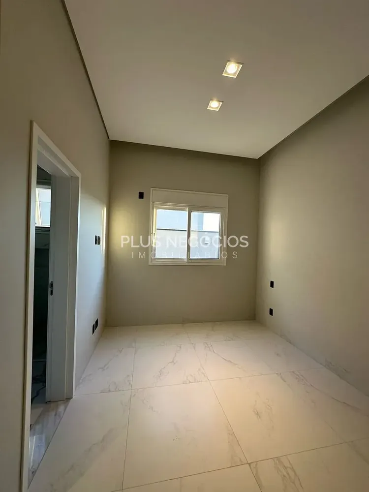 Casa, 3 quartos, 248 m² - Foto 1