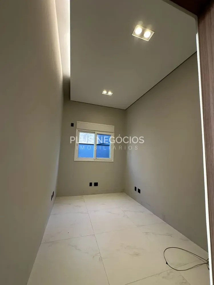 Casa, 3 quartos, 248 m² - Foto 3