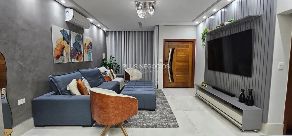 Casa, 4 quartos, 256 m² - Foto 1