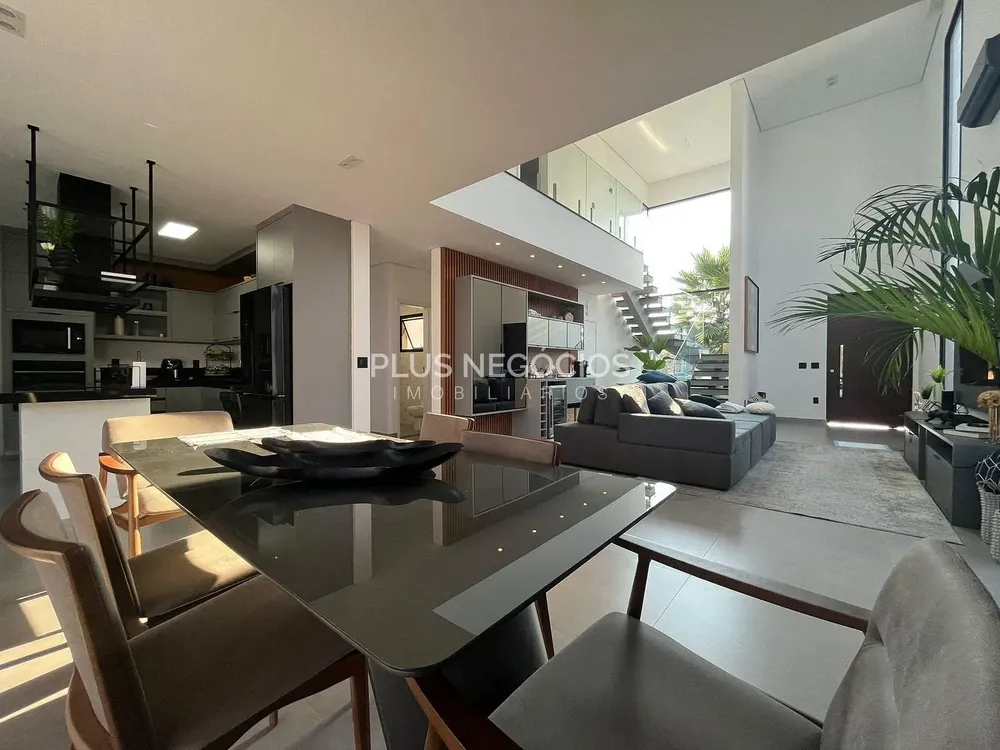 Casa, 3 quartos, 326 m² - Foto 2
