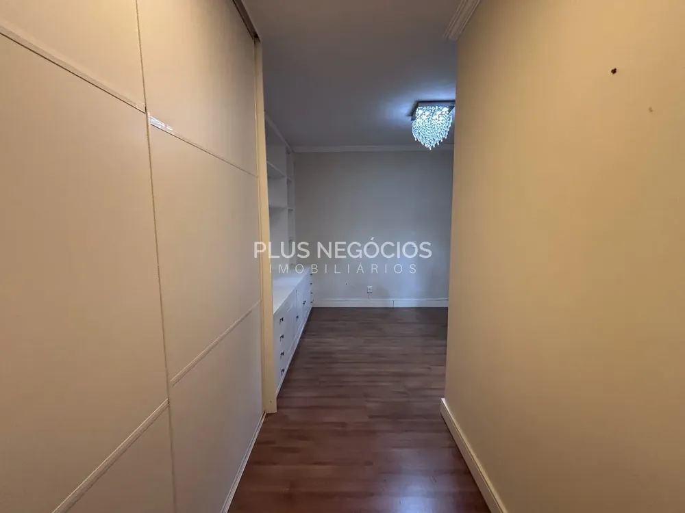 Casa, 4 quartos, 329 m² - Foto 2