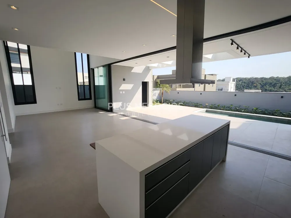 Casa, 4 quartos, 323 m² - Foto 1