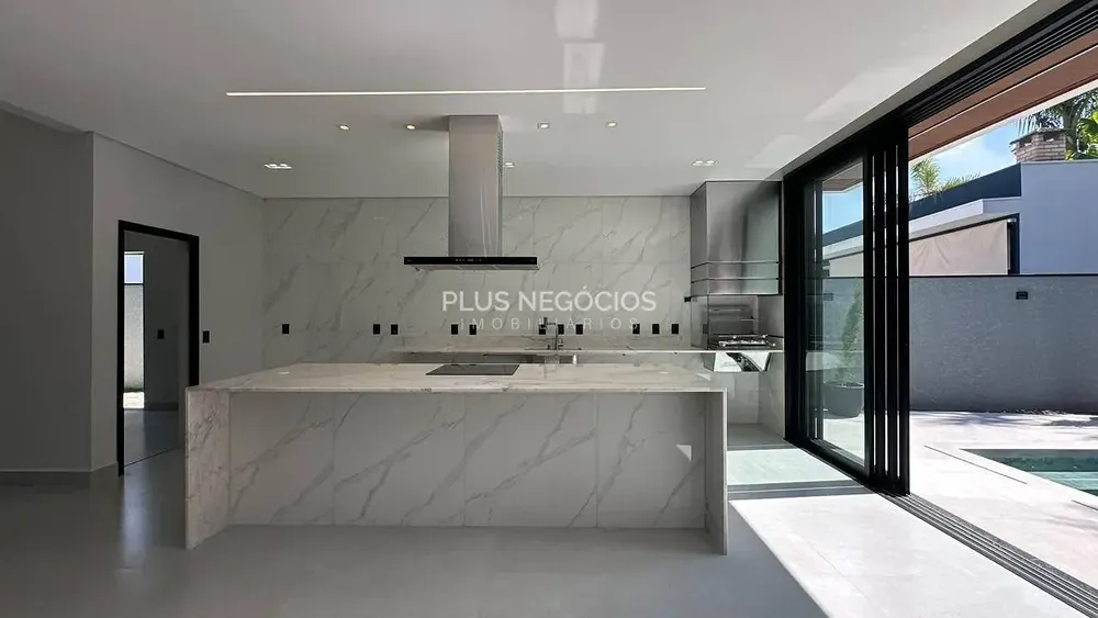 Casa, 4 quartos, 243 m² - Foto 2