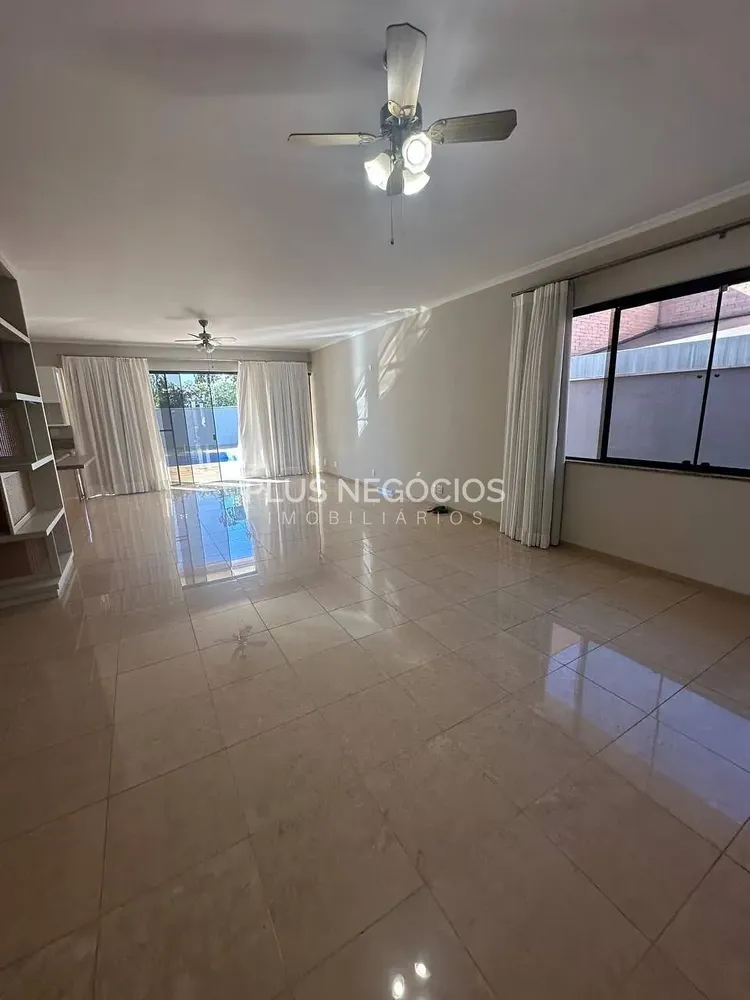 Casa, 3 quartos, 330 m² - Foto 2