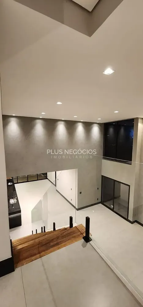 Casa, 3 quartos, 313 m² - Foto 1
