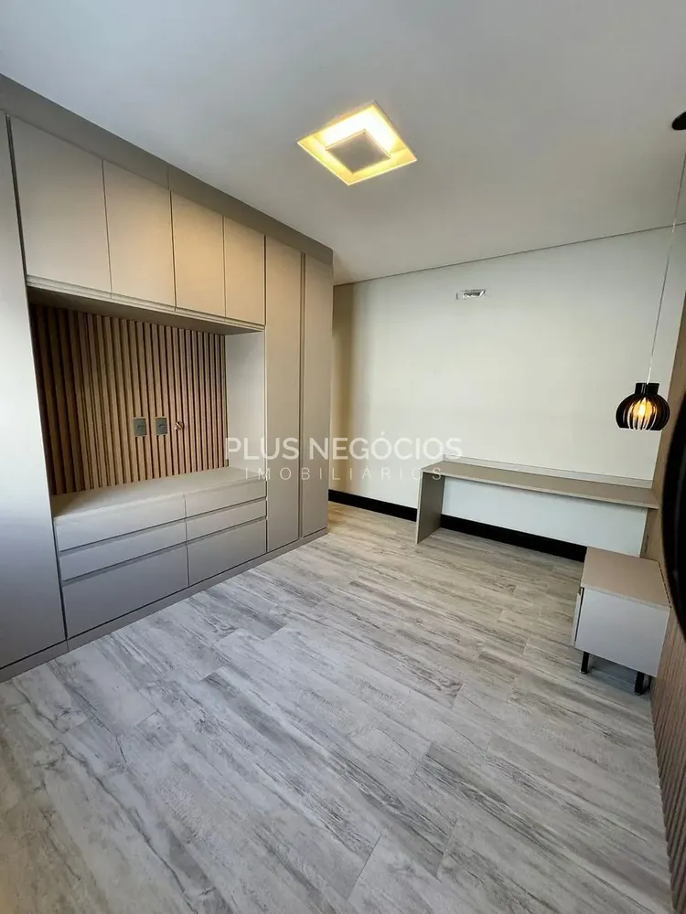 Casa, 3 quartos, 274 m² - Foto 2