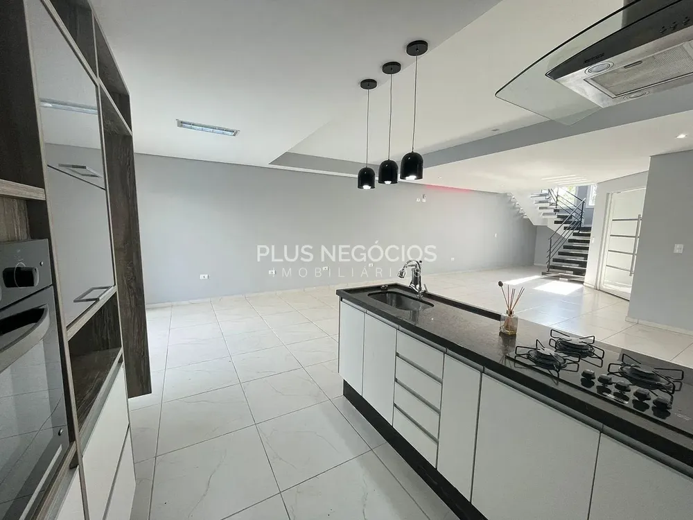 Casa, 3 quartos, 212 m² - Foto 3