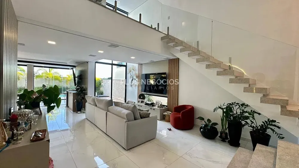 Casa, 3 quartos, 310 m² - Foto 1