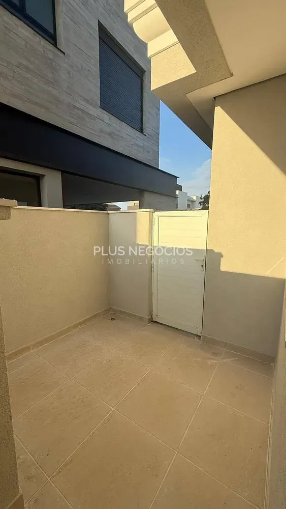 Casa, 3 quartos, 224 m² - Foto 2