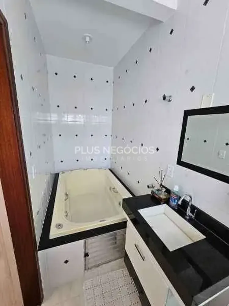 Chácara, 3 quartos, 1000 m² - Foto 1