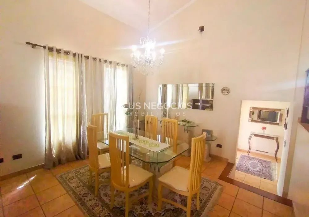 Casa, 4 quartos, 330 m² - Foto 1