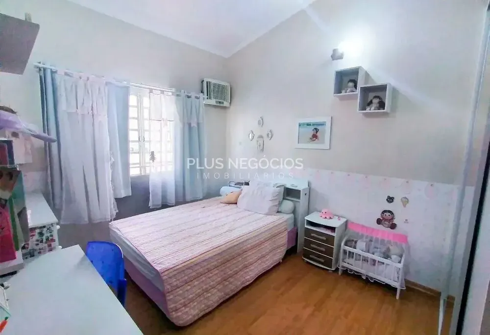 Casa, 4 quartos, 330 m² - Foto 2