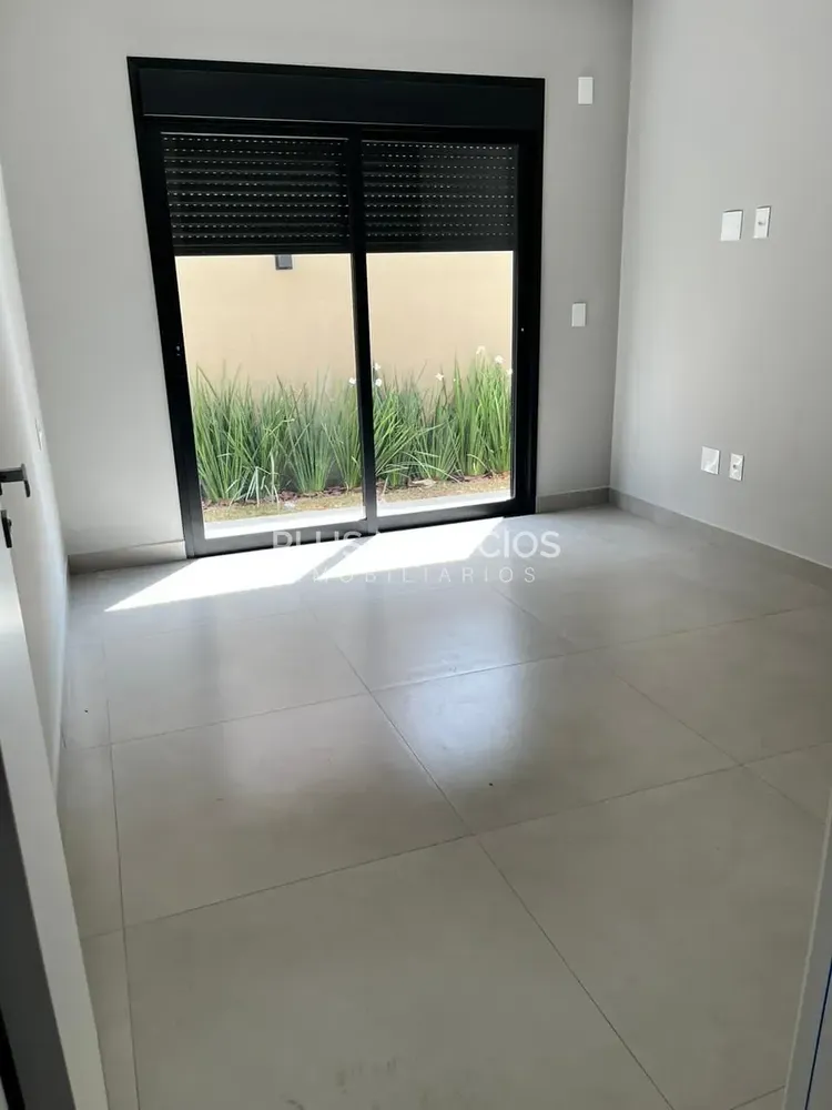 Casa, 4 quartos, 261 m² - Foto 1