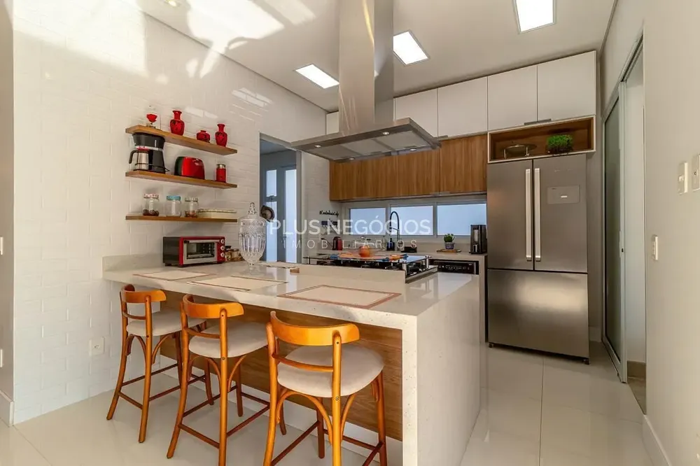 Casa, 4 quartos, 349 m² - Foto 1